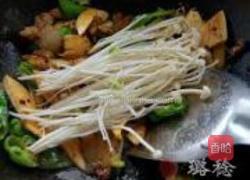 豆芽炒双菌的做法图解6