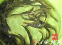 椒盐泥鳅的做法图解1