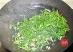 韭苔炒鸡蛋的做法图解4