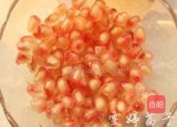 石榴汁银耳果冻的做法图解2