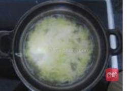 银杏鸡蛋糖水的做法图解3