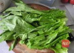 豆豉鲮鱼油麦菜的做法图解1