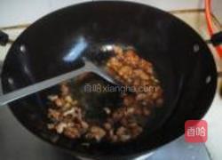 榛蘑土豆片的做法图解3