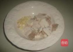 猪肉炒西洋菜的做法图解1