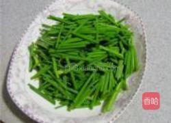 肉丝虫草花炒韭苔的做法图解2