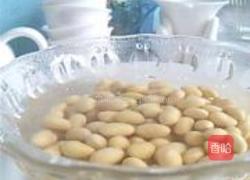 黄豆糯米粥的做法图解1
