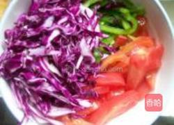 紫甘蓝沙拉的做法图解3