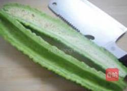 凉拌苦瓜的做法图解1