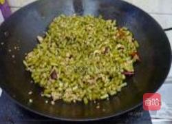 酸豆角炒肉末的做法图解8