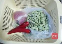 毛豆炒肉末的做法图解1
