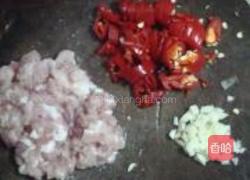 毛豆炒肉末的做法图解4