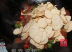 腊肠炒慈菇的做法图解6
