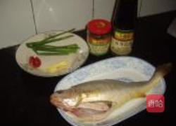 清蒸黄花鱼的做法图解1