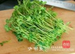 培根凉拌豌豆苗的做法图解3