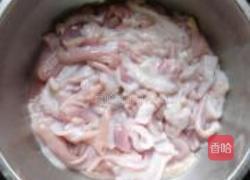 双椒炒爽肚的做法图解1