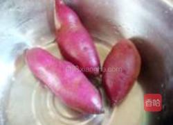 微波炉蒸紫薯的做法图解1