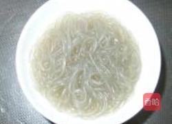 黄豆芽炒粉条的做法图解2