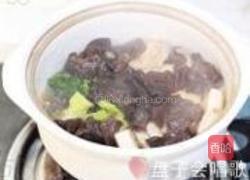 蚝汁桃仁木耳豆腐煲的做法图解8