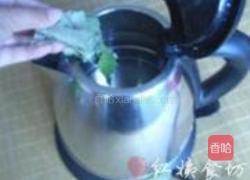 柠檬菊花荷叶茶的做法图解3