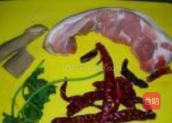 咸鱼花腩煲的做法图解1