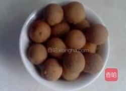 莲子桂圆汤的做法图解2