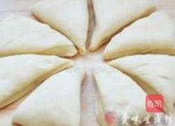 蘑菇头桑葚果酱小餐包的做法图解3