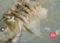 蒜爆鱼的做法图解2