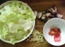 腊肉炒包心菜的做法图解2
