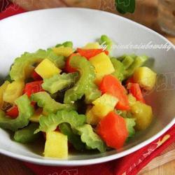 菠萝焖苦瓜的做法[图]