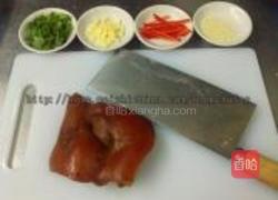 凉拌猪脖皮的做法图解1