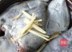 蒜烧香菇鱼的做法图解2