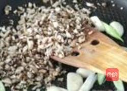 蒜烧香菇鱼的做法图解8