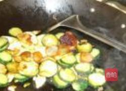 鸡腿菇清炒黄瓜的做法图解5