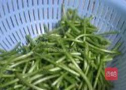 藜蒿炒腊肉的做法图解1