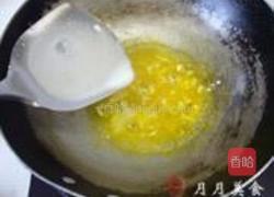 蟹肉炒鸡蛋的做法图解3