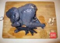 当归西洋参乌鸡汤的做法图解1