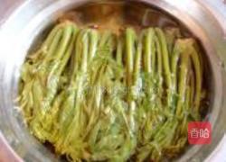 香煎香椿芽鱼的做法图解2