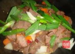 大蒜胡萝卜炒牛肉的做法图解6