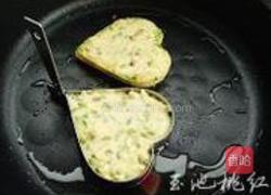 香煎槐花饼的做法图解4