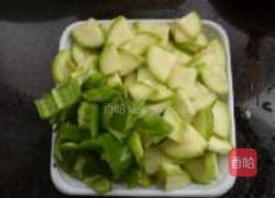 西葫芦炒猪血的做法图解2