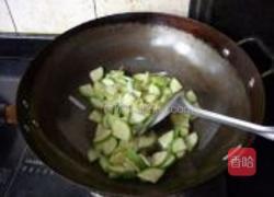 西葫芦炒猪血的做法图解5