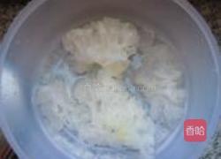 雪梨杏仁炖银耳的做法图解2