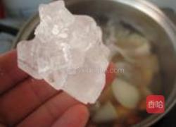 雪梨杏仁炖银耳的做法图解4