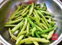 排骨豆角粘卷子的做法图解2