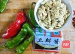 青椒炒酱香豆丹的做法图解1