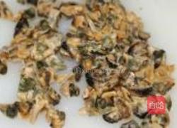 淡菜木耳烩丝瓜的做法图解2