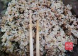 黄瓜肉末炒饭的做法图解1