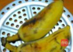 麦香粉蕉黑米卷的做法图解1