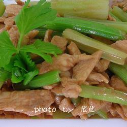 芹菜鸡柳的做法[图]