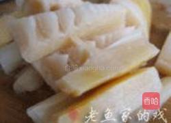 酸笋炒猪肚的做法图解1